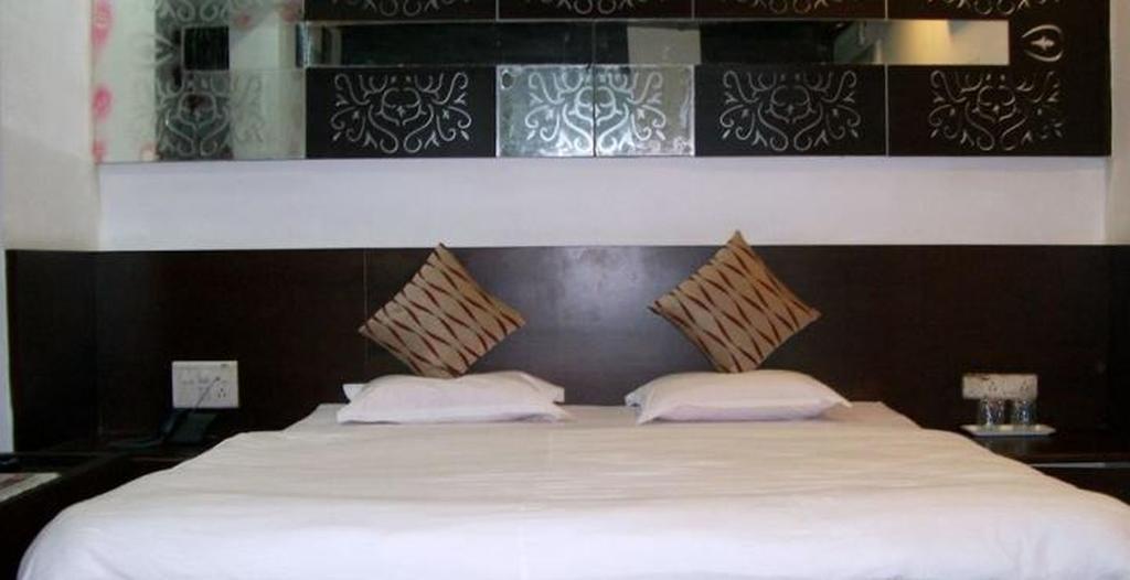 Hotel Palm View Residency Вадодара Экстерьер фото
